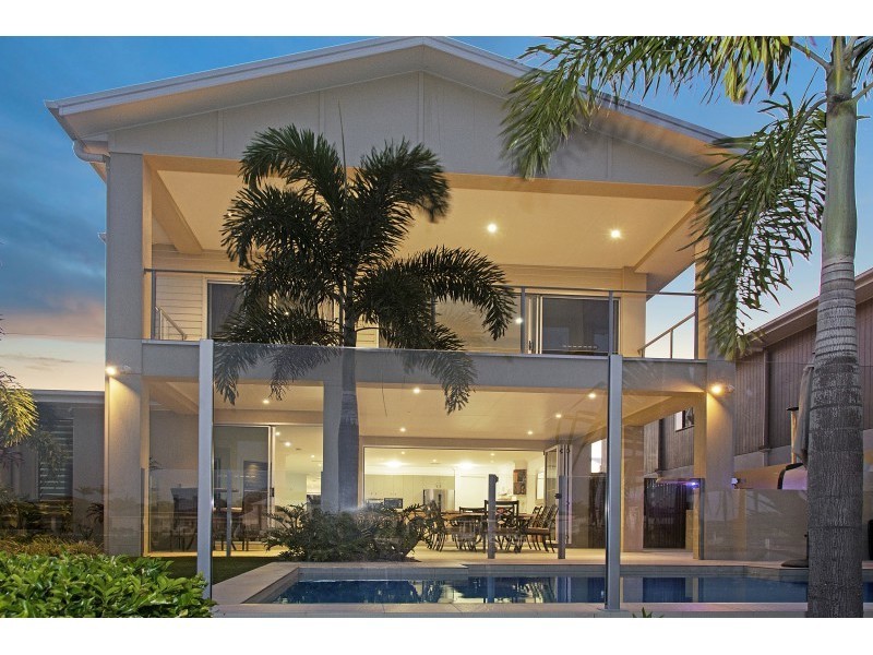25 Barbuda Circuit, Kawana Island QLD 4575