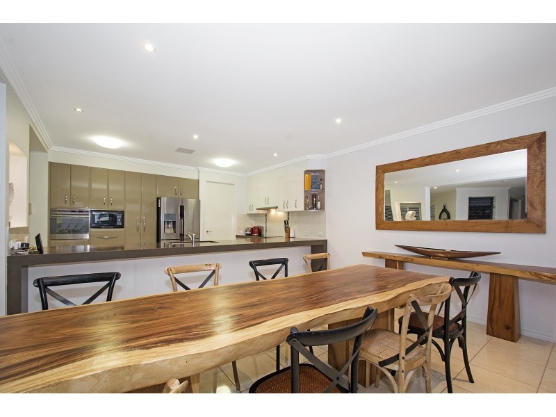 25 Barbuda Circuit, Kawana Island QLD 4575