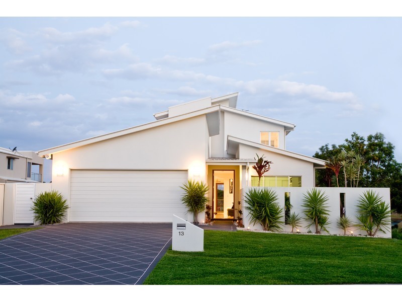 13 Maui Court, Kawana Island QLD 4575