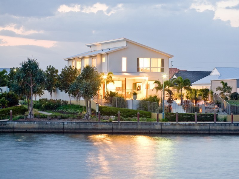 13 Maui Court, Kawana Island QLD 4575