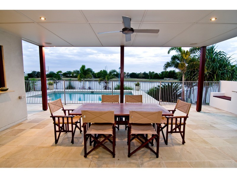 13 Maui Court, Kawana Island QLD 4575