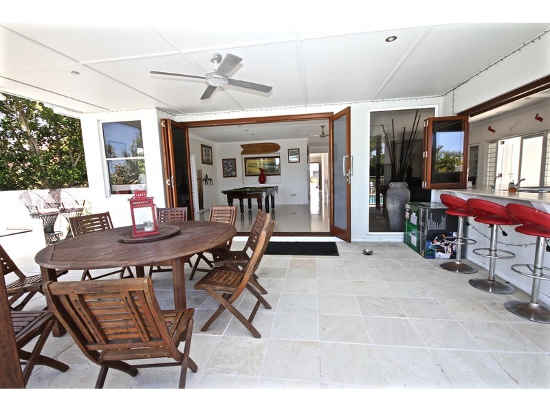 13 Maui Court, Kawana Island QLD 4575