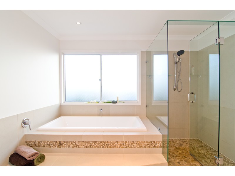 13 Maui Court, Kawana Island QLD 4575