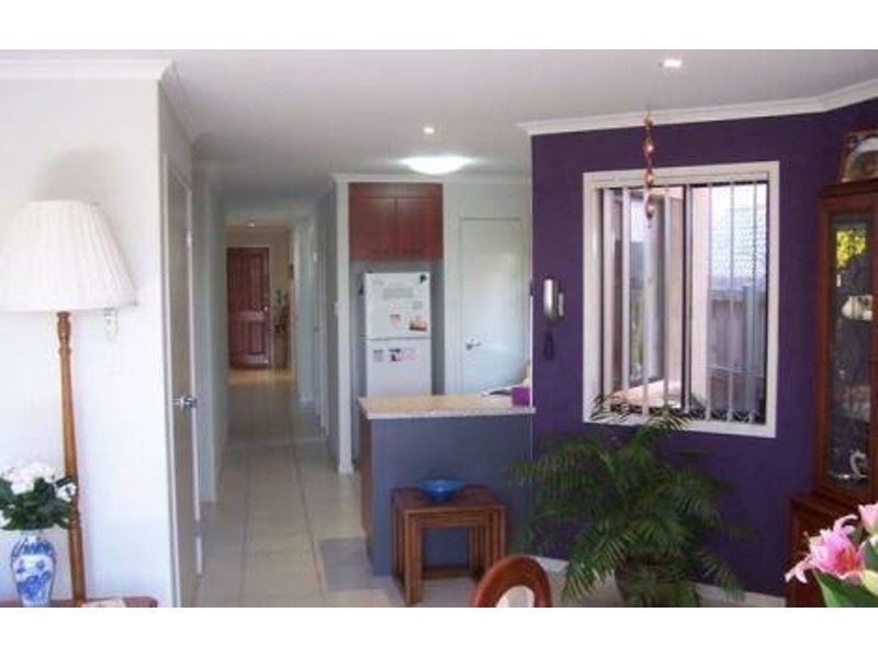 2/4 Solomon Court, Parrearra QLD 4575