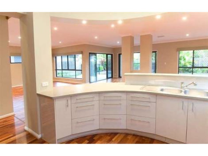 10 Easter Street, Kawana Island QLD 4575