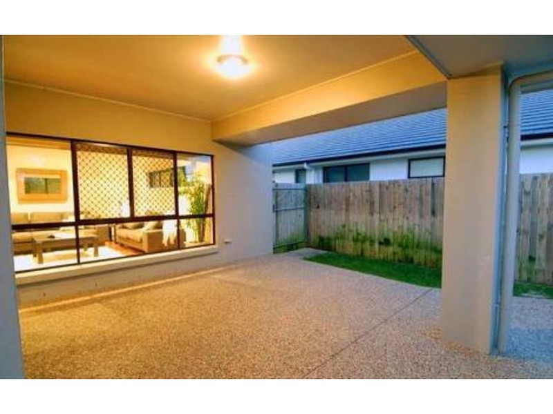 10 Easter Street, Kawana Island QLD 4575