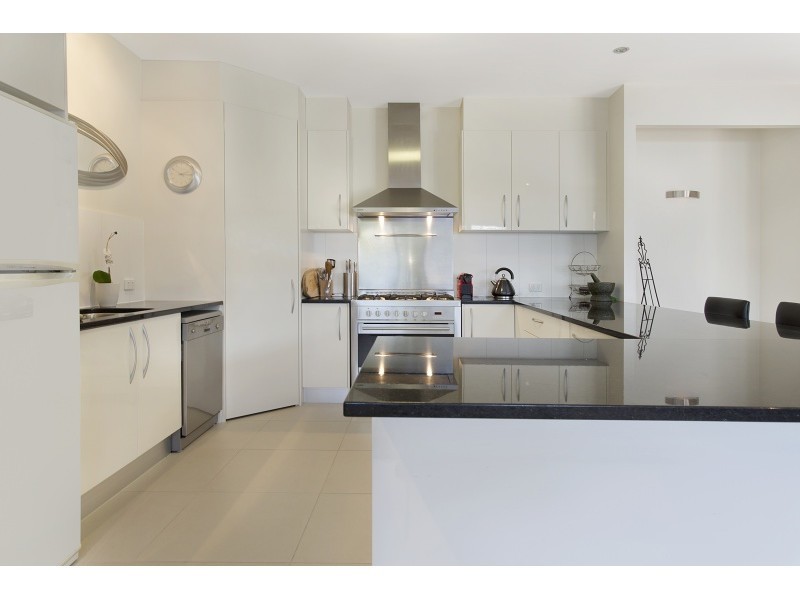 113 Grand Parade, Kawana Island QLD 4575