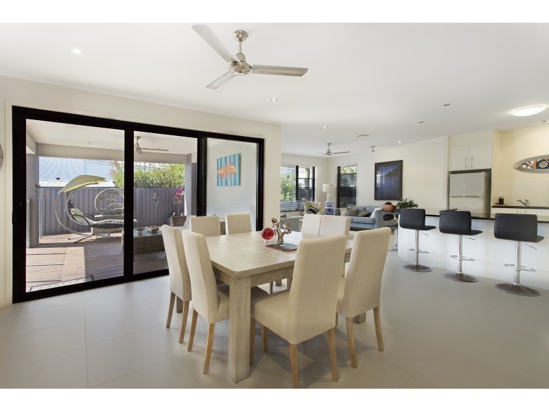 113 Grand Parade, Kawana Island QLD 4575