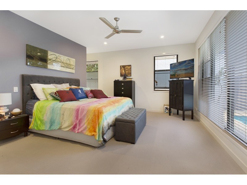 113 Grand Parade, Kawana Island QLD 4575