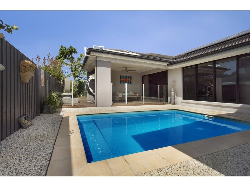 113 Grand Parade, Kawana Island QLD 4575