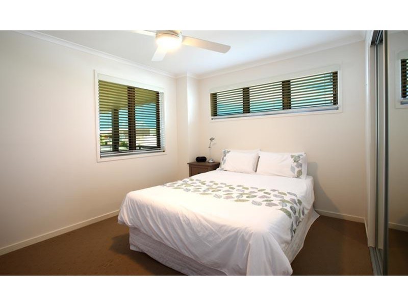 1 Panama Court, Kawana Island QLD 4575