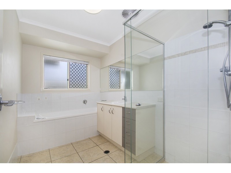 14 BONAIRE Court, Kawana Island QLD 4575