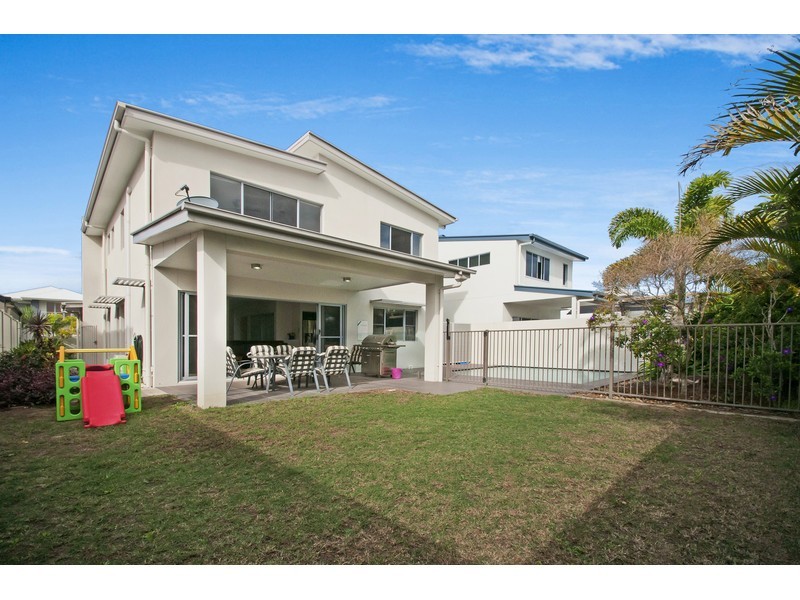 7 Panama Court, Kawana Island QLD 4575