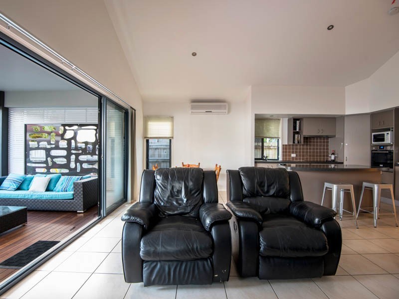 2 Molokai Lane, Kawana Island QLD 4575