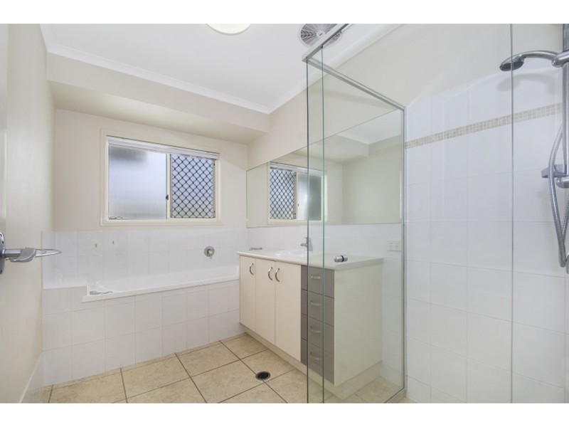 14 BONAIRE Court, Kawana Island QLD 4575