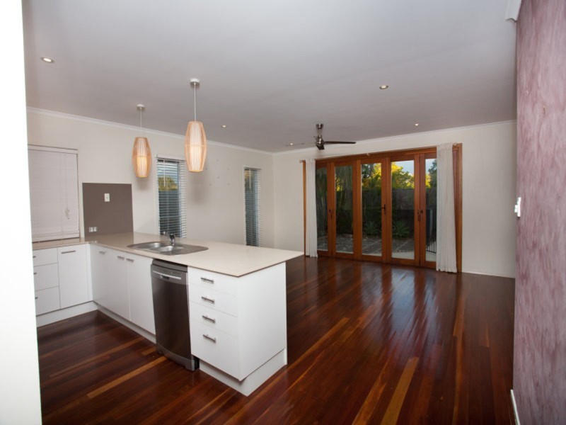 6 Margarita Court, Kawana Island QLD 4575