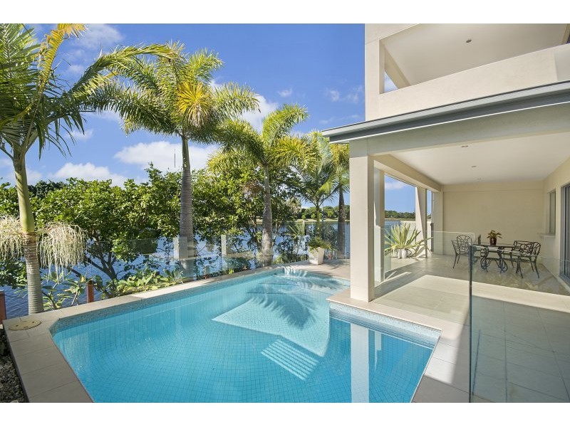 5 Lanai Close, Kawana Island QLD 4575