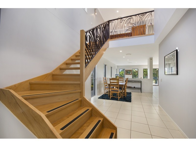 5 Lanai Close, Kawana Island QLD 4575