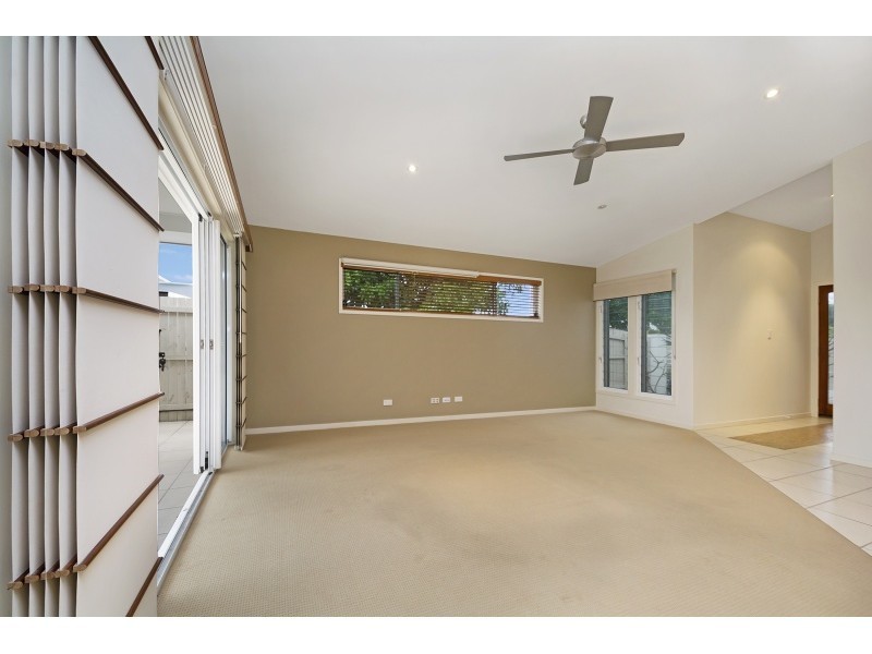 7 Sable Court, Kawana Island QLD 4575