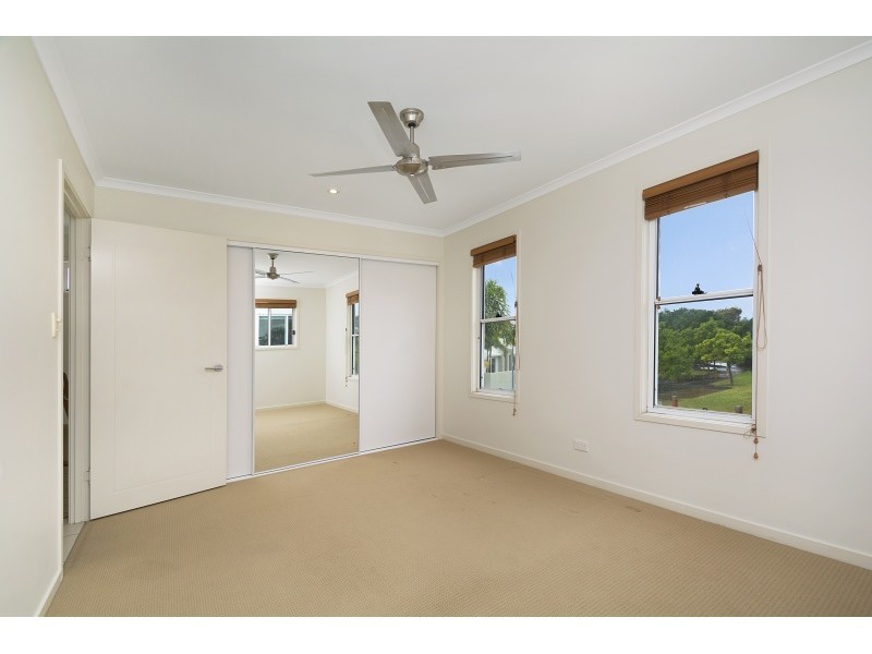 7 Sable Court, Kawana Island QLD 4575