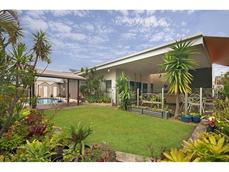 10 Bonaire Court, Kawana Island QLD 4575