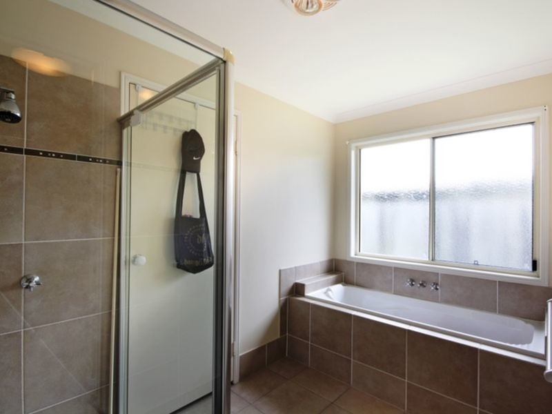4 Saba Place, Kawana Island QLD 4575