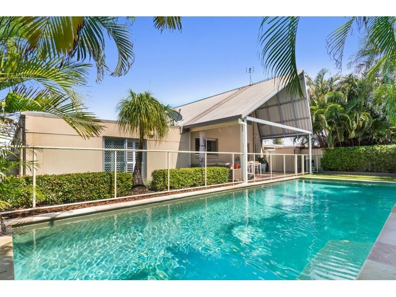 14 Lapoinya Crescent, Warana QLD 4575