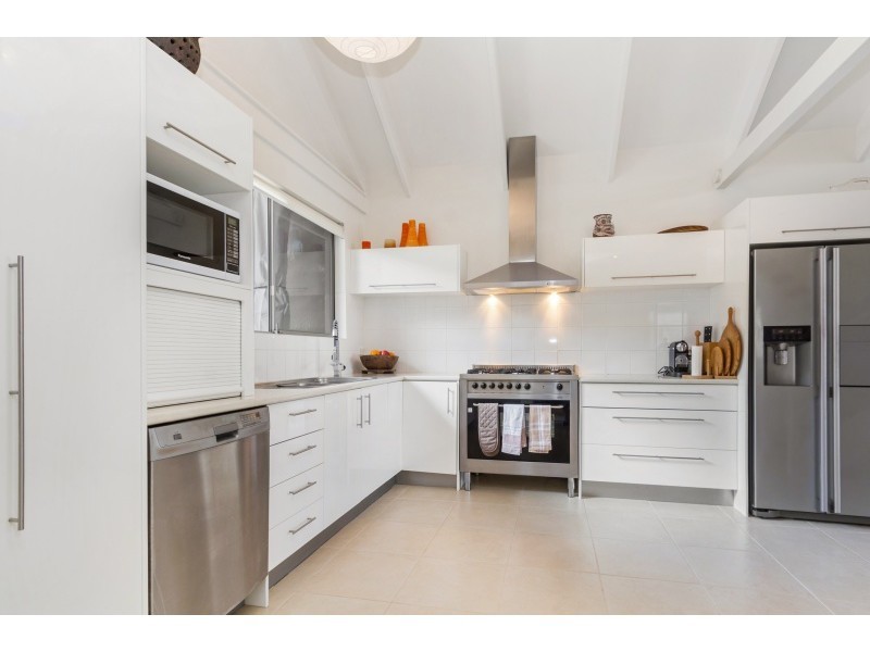 14 Lapoinya Crescent, Warana QLD 4575