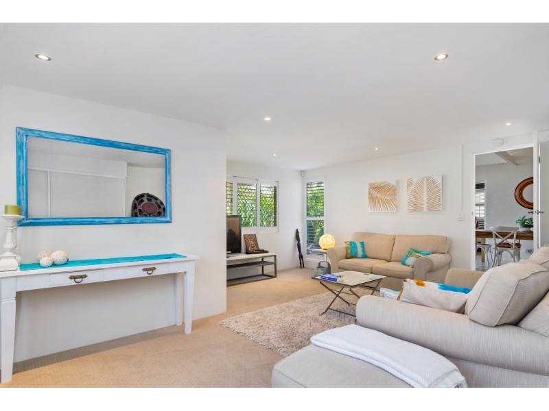 14 Lapoinya Crescent, Warana QLD 4575