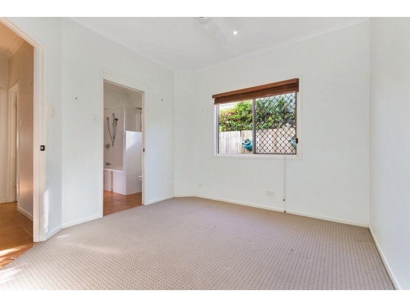 26 Bonaire Court, Kawana Island QLD 4575