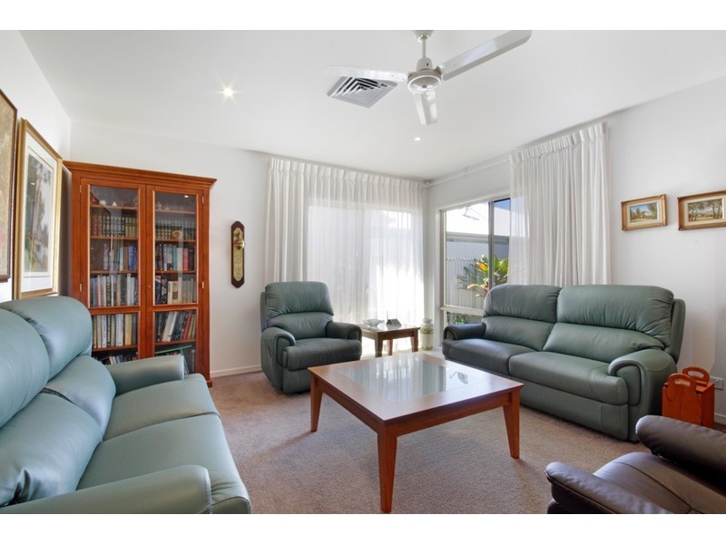 5 Jersey Place, Kawana Island QLD 4575