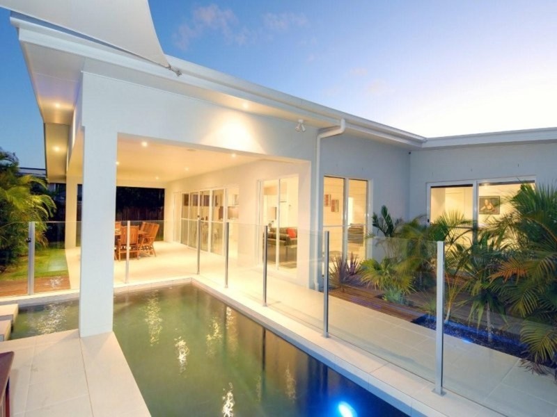 5 Mauritius Crescent, Kawana Island QLD 4575