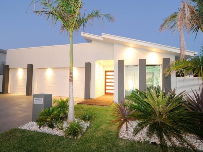5 Mauritius Crescent, Kawana Island QLD 4575