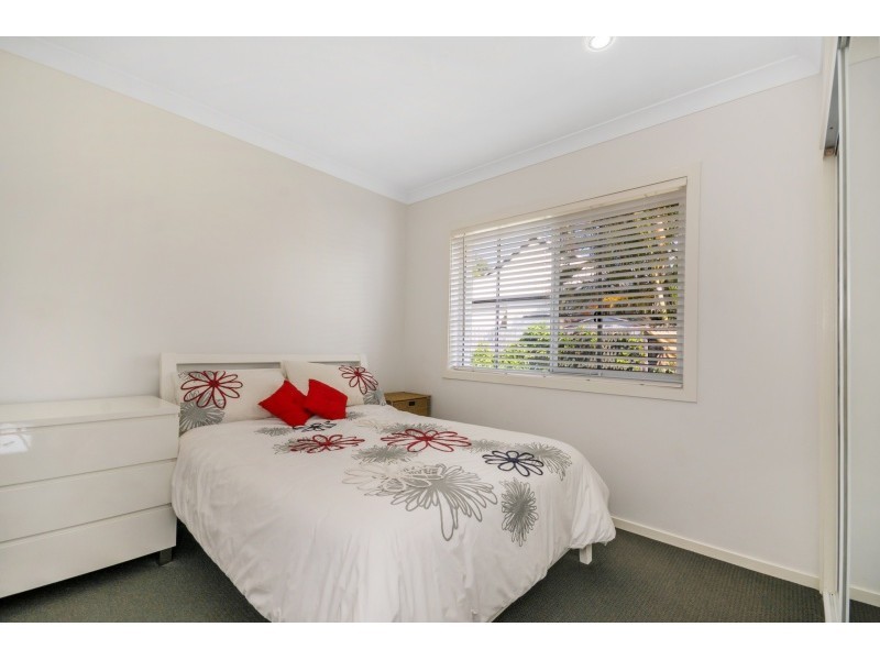 5 Mauritius Crescent, Kawana Island QLD 4575