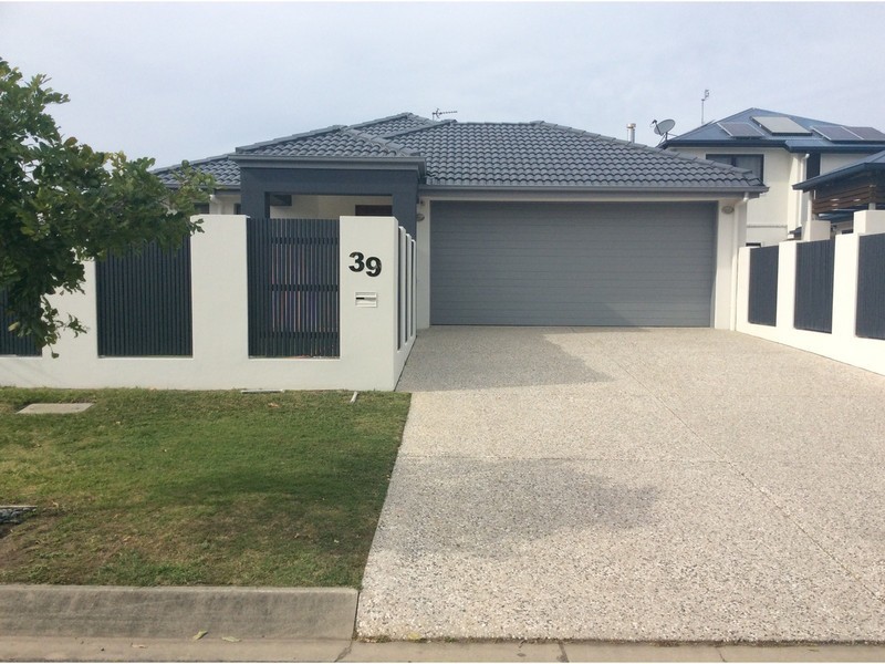 39 Tarawa Street, Kawana Island QLD 4575