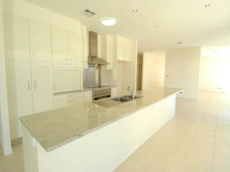 39 Tarawa Street, Kawana Island QLD 4575