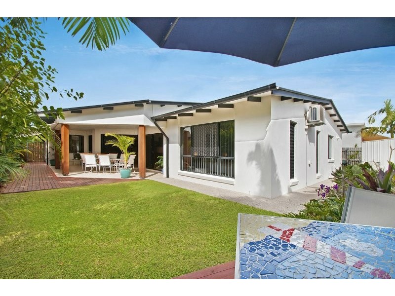 11 Saba Place, Kawana Island QLD 4575