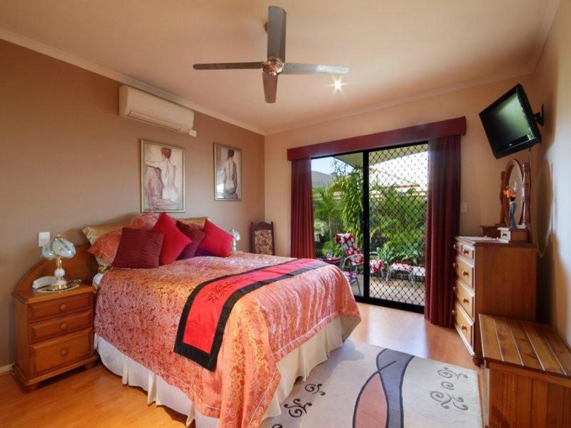 4 Mauritius Crescent, Kawana Island QLD 4575