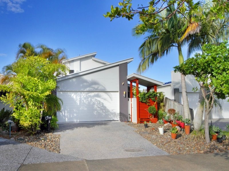 4 Mauritius Crescent, Kawana Island QLD 4575