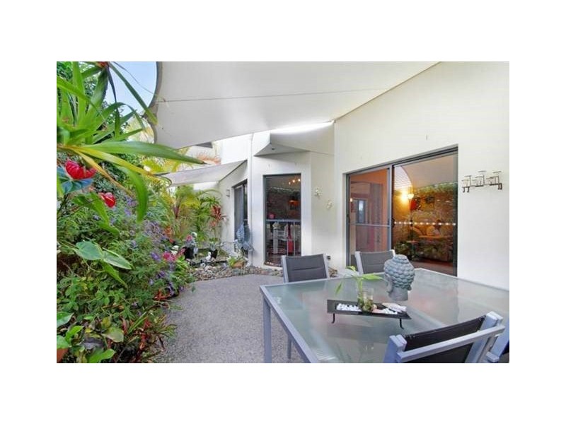 4 Mauritius Crescent, Kawana Island QLD 4575