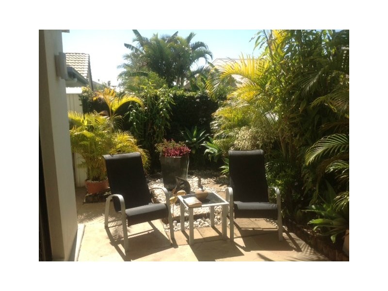 4 Mauritius Crescent, Kawana Island QLD 4575