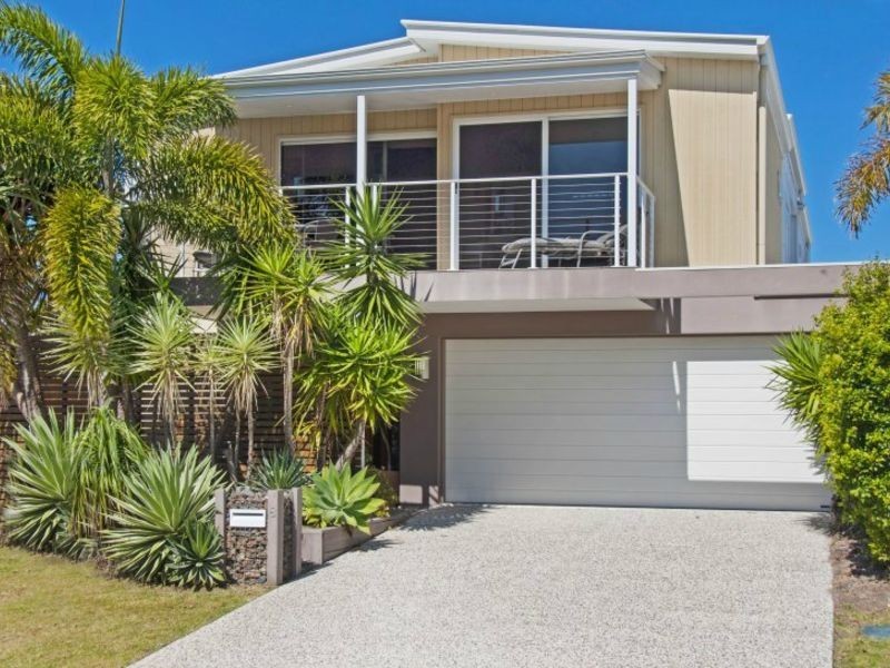 8 Capri Court, Kawana Island QLD 4575