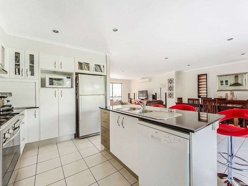 41 Tarawa Street, Kawana Island QLD 4575