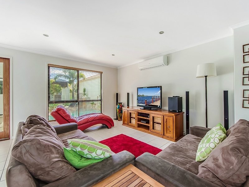 41 Tarawa Street, Kawana Island QLD 4575