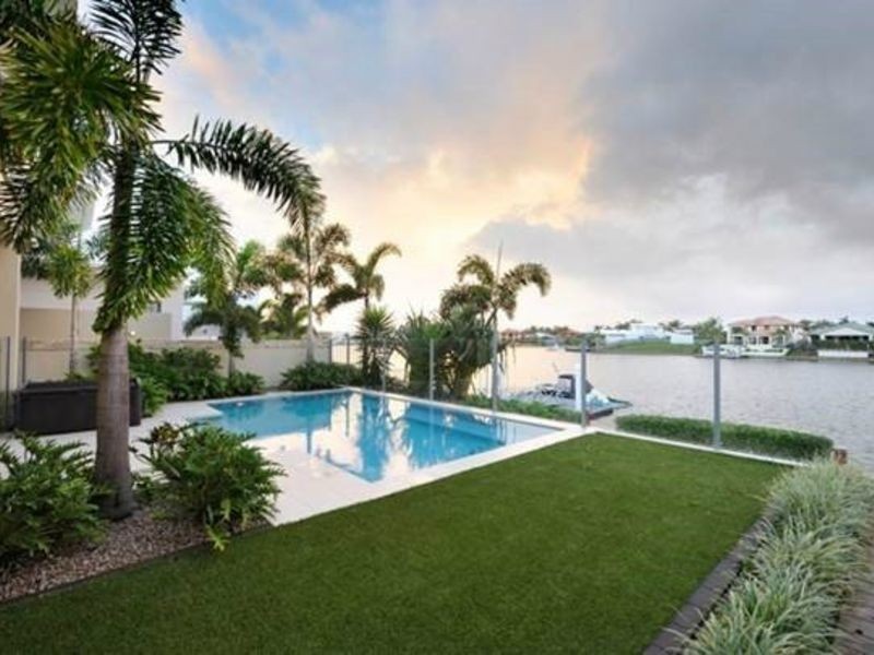 25 Barbuda Circuit, Kawana Island QLD 4575