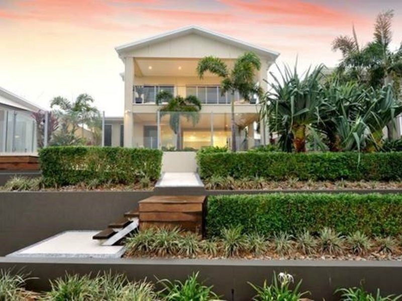 25 Barbuda Circuit, Kawana Island QLD 4575