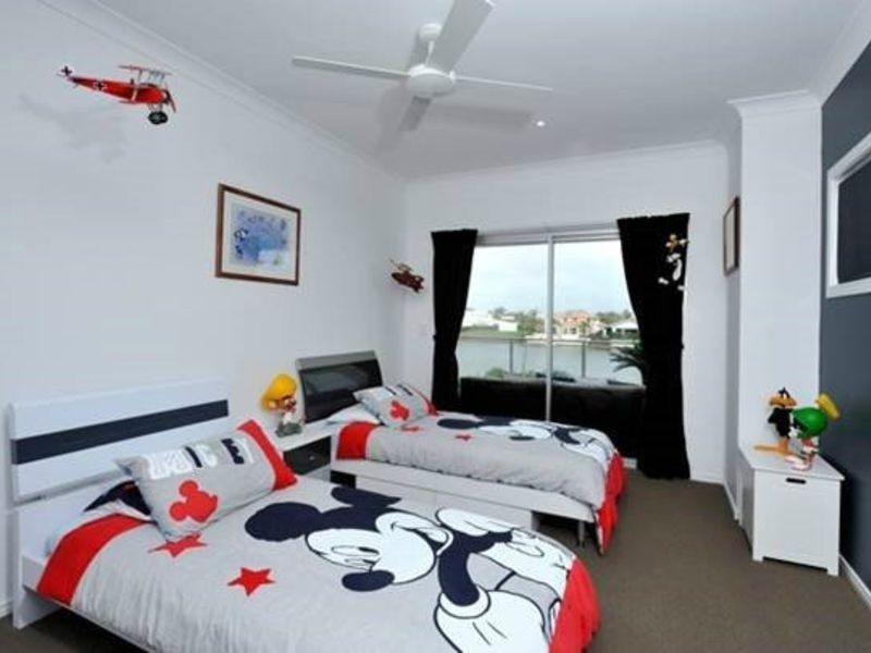 25 Barbuda Circuit, Kawana Island QLD 4575