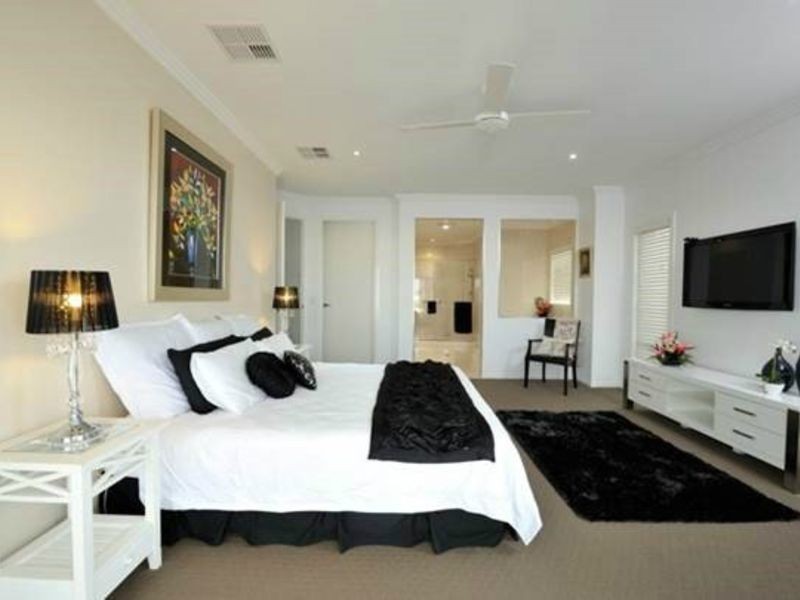 25 Barbuda Circuit, Kawana Island QLD 4575
