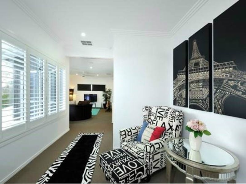 25 Barbuda Circuit, Kawana Island QLD 4575