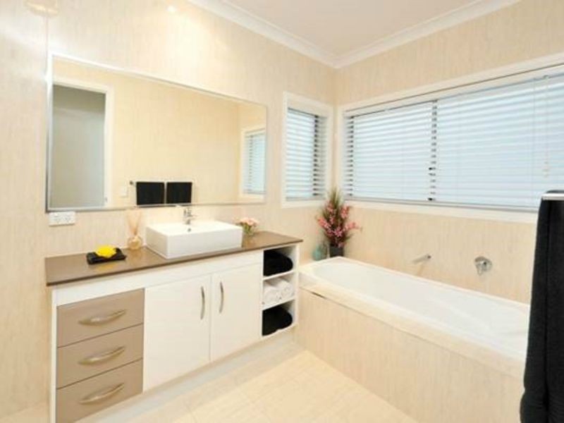 25 Barbuda Circuit, Kawana Island QLD 4575